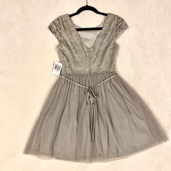Grey Lace Tulle Dress (sz 6) - Picture 2 of 4